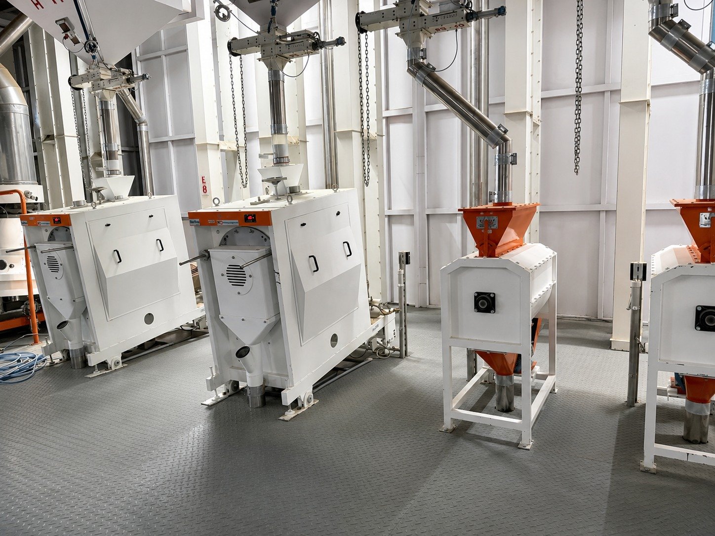 Polishing machines on the dal line